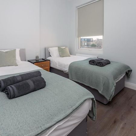 Taylor'S Apartment Wimbledon ลอนดอน ภายนอก รูปภาพ