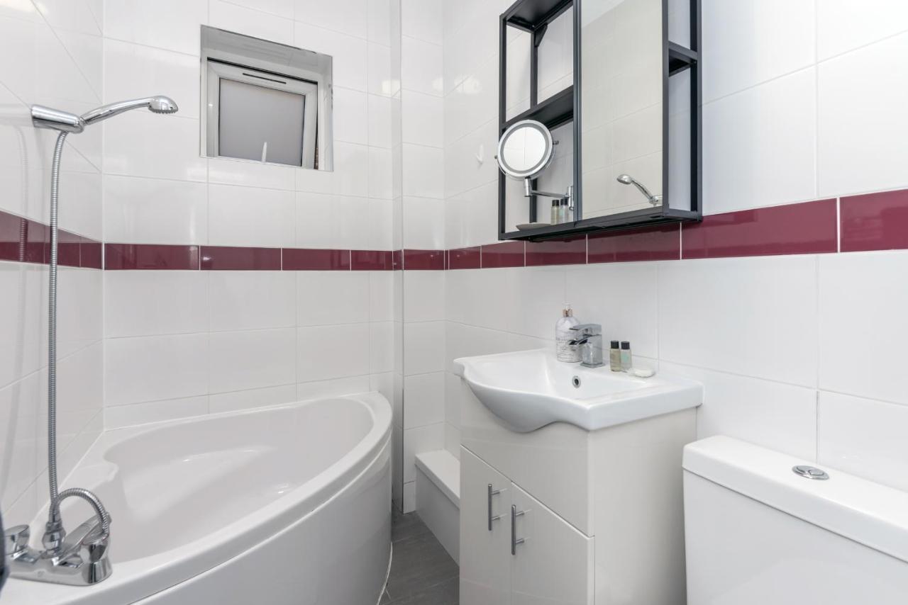 Taylor'S Apartment Wimbledon ลอนดอน ภายนอก รูปภาพ