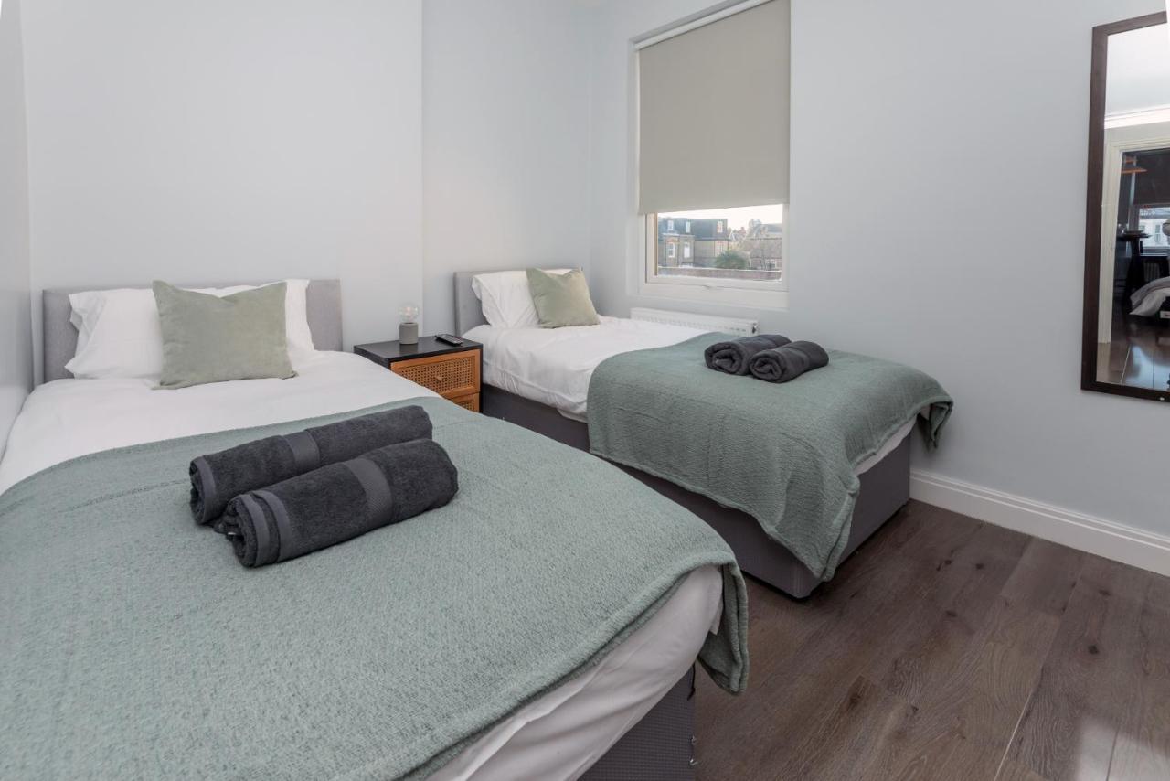 Taylor'S Apartment Wimbledon ลอนดอน ภายนอก รูปภาพ