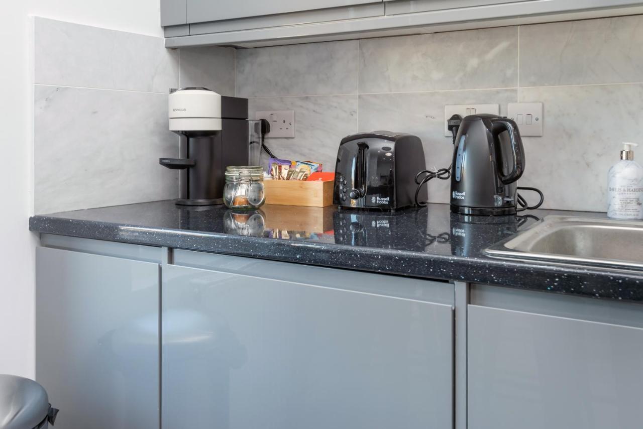 Taylor'S Apartment Wimbledon ลอนดอน ภายนอก รูปภาพ