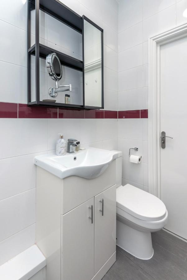 Taylor'S Apartment Wimbledon ลอนดอน ภายนอก รูปภาพ