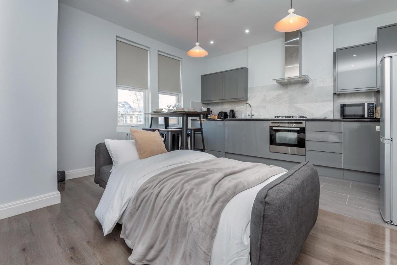 Taylor'S Apartment Wimbledon ลอนดอน ภายนอก รูปภาพ